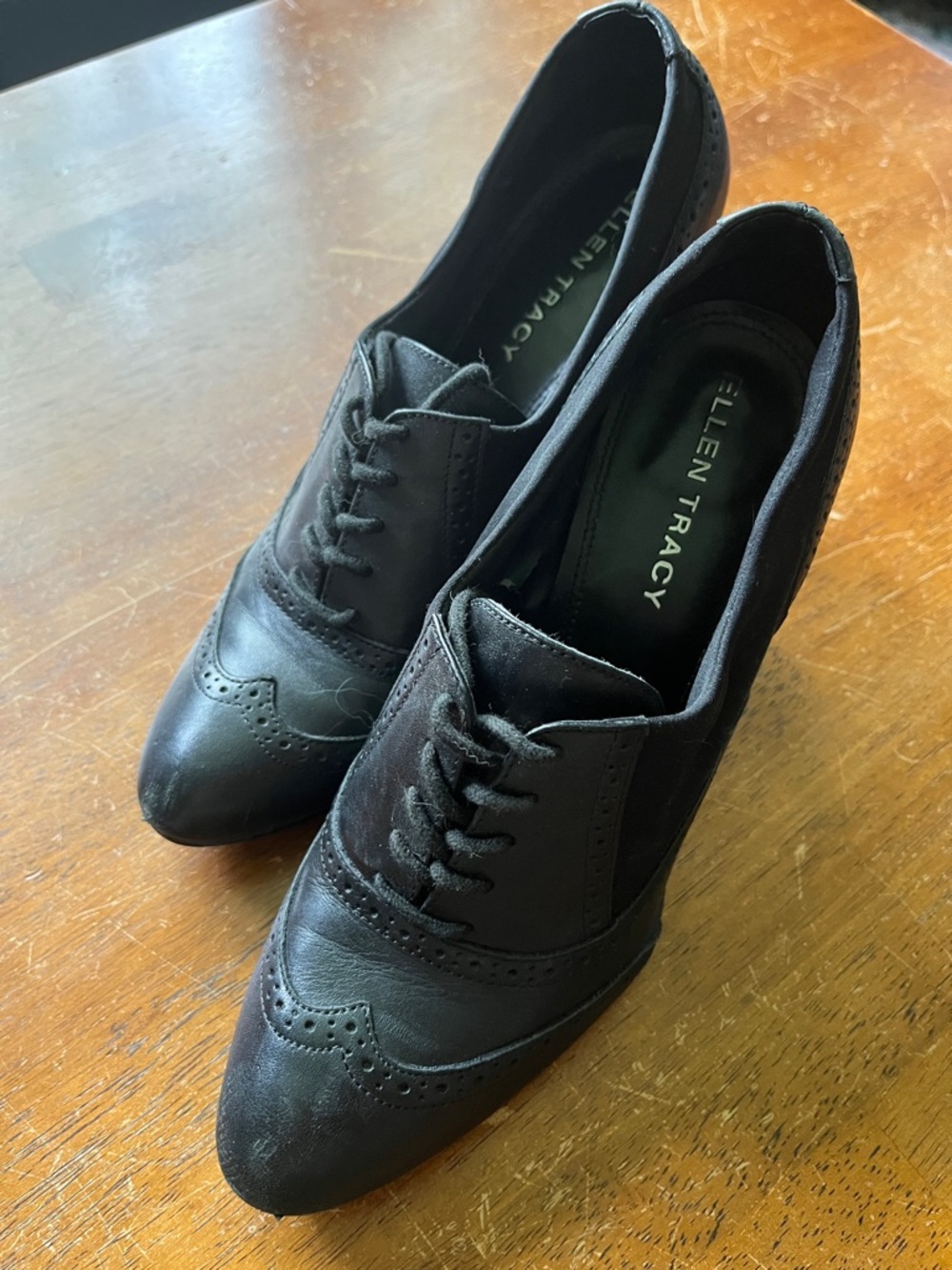 Ellen Tracy Black Lace-Up Wingtip Flats